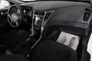 Седан Hyundai Sonata 2012 года, 789000 рублей, Омск
