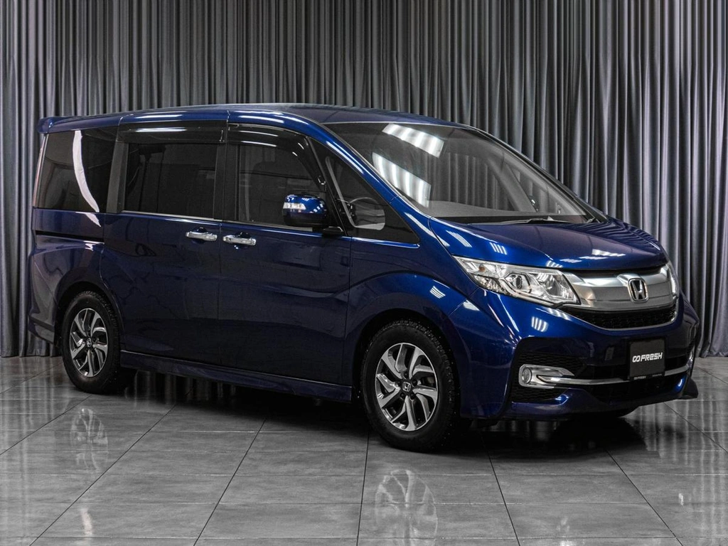 Минивэн Honda Stepwgn Spada 2015 года, 1749000 рублей, Тюмень