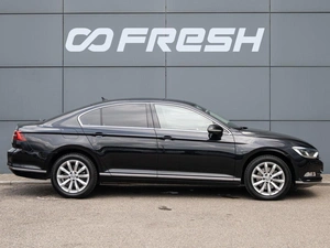 Седан Volkswagen Passat 2017 года, 2370000 рублей, Краснодар