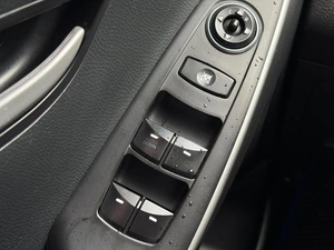 Хетчбэк Hyundai i30 2015 года, 880000 рублей, Ижевск