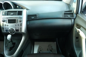 Минивэн Toyota Verso 2011 года, 1199000 рублей, Омск