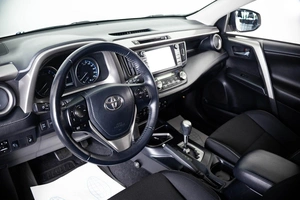 Внедорожник Toyota RAV4 2017 года, 2199000 рублей, Пермь