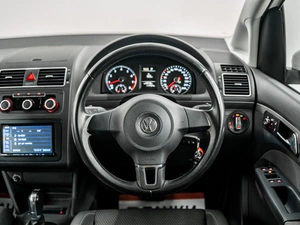 Минивэн Volkswagen Touran 2012 года, 1000000 рублей, Красноярск