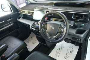 Минивэн Honda Stepwgn Spada 2016 года, 2089000 рублей, Омск