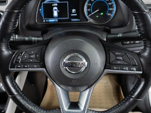 Хетчбэк Nissan Leaf 2017 года, 1649000 рублей, Тюмень