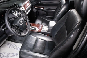 Седан Toyota Camry 2013 года, 1799000 рублей, Сургут