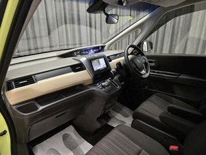 Минивэн Honda Freed 2017 года, 1320000 рублей, Красноярск