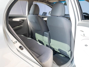 Седан Toyota Corolla Axio 2010 года, 760000 рублей, Краснодар