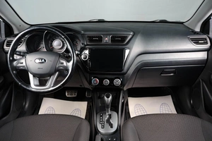 Седан Kia Rio 2014 года, 1049000 рублей, Тюмень