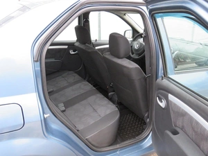 Седан Renault Logan 2010 года, 700000 рублей, Брянск