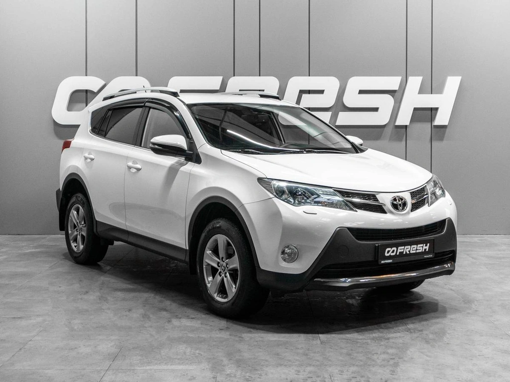 Внедорожник Toyota RAV4 2015 года, 2180000 рублей, Тюмень