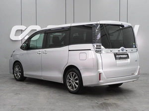 Минивэн Toyota Voxy 2020 года, 3339000 рублей, Воронеж