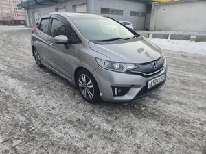 Хетчбэк Honda Fit 2013 года, 890000 рублей, Красноярск
