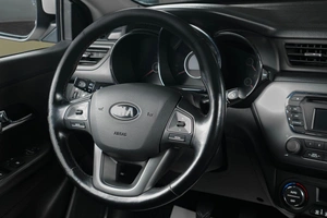 Седан Kia Rio 2014 года, 1049000 рублей, Тюмень