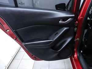 Хетчбэк Mazda 3 2015 года, 1400000 рублей, Красноярск