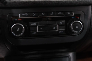 Внедорожник Volkswagen Tiguan 2011 года, 1229000 рублей, Новокузнецк