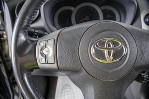 Внедорожник Toyota RAV4 2011 года, 1399000 рублей, Пермь