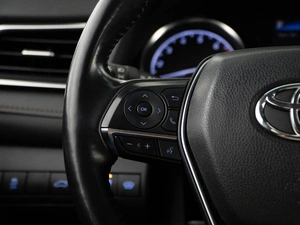 Седан Toyota Camry 2018 года, 2290000 рублей, Москва