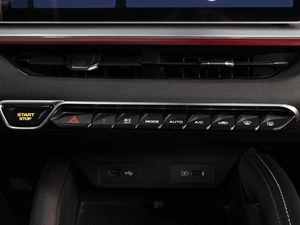 Внедорожник Geely Coolray 2023 года, 2190000 рублей, Омск