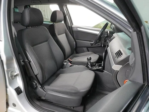 Универсал Opel Astra 2010 года, 669000 рублей, Воронеж