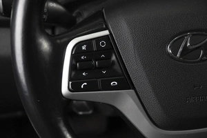 Седан Hyundai Solaris 2019 года, 1330000 рублей, Омск