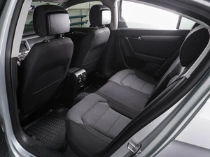 Седан Volkswagen Passat 2011 года, 1199000 рублей, Воронеж