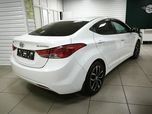 Седан Hyundai Elantra 2013 года, 989000 рублей, Ачинск