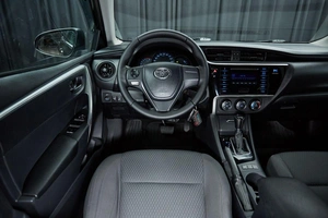 Седан Toyota Corolla 2017 года, 1499000 рублей, Красноярск