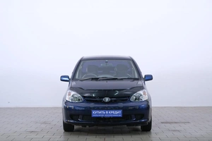 Седан Toyota Platz 2003 года, 399000 рублей, Омск