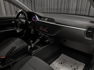 Седан Kia Rio 2020 года, 1150000 рублей, Красноярск