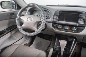 Седан Toyota Camry 2002 года, 749000 рублей, Томск