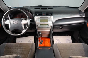 Седан Toyota Camry 2008 года, 1049000 рублей, Тюмень