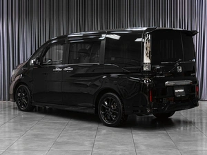 Минивэн Honda Stepwgn Spada 2021 года, 3049000 рублей, Тюмень