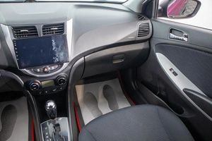 Седан Hyundai Solaris 2014 года, 1189000 рублей, Барнаул