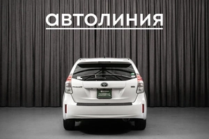 Универсал Toyota Prius Alpha 2015 года, 1300000 рублей, Красноярск