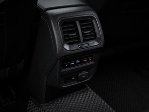 Внедорожник Volkswagen Tiguan 2018 года, 2449000 рублей, Волгоград