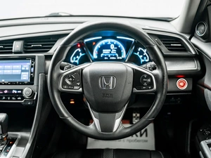 Седан Honda Civic 2017 года, 1800000 рублей, Красноярск