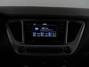 Седан Hyundai Solaris 2019 года, 1299999 рублей, Москва