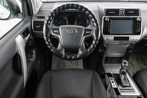 Внедорожник Toyota Land Cruiser Prado 2017 года, 6199000 рублей, Красноярск