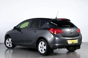 Хетчбэк Opel Astra 2011 года, 709000 рублей, Челябинск
