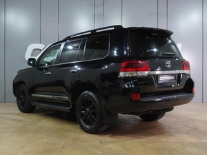 Внедорожник Toyota Land Cruiser 2018 года, 6100000 рублей, Воронеж
