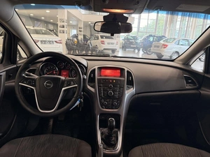 Универсал Opel Astra 2013 года, 820000 рублей, Орёл