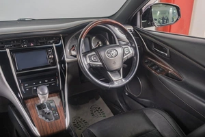 Внедорожник Toyota Harrier 2017 года, 2599000 рублей, Томск
