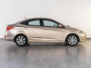 Седан Hyundai Solaris 2012 года, 819000 рублей, Саратов
