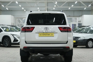 Внедорожник Toyota Land Cruiser 2022 года, 11889000 рублей, Омск