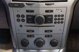 Хетчбэк Opel Astra 2012 года, 669000 рублей, Новосибирск