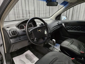 Седан Chevrolet Aveo 2010 года, 549000 рублей, Красноярск