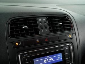 Седан Volkswagen Polo 2015 года, 867077 рублей, Москва