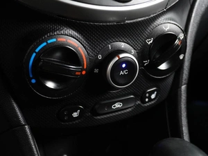 Седан Hyundai Solaris 2012 года, 849000 рублей, Воронеж