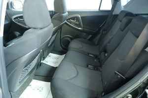 Внедорожник Toyota RAV4 2011 года, 1429000 рублей, Омск